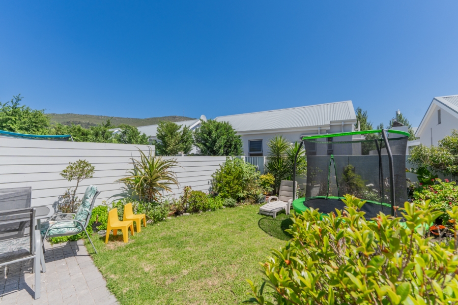 3 Bedroom Property for Sale in Lemoenkloof Western Cape